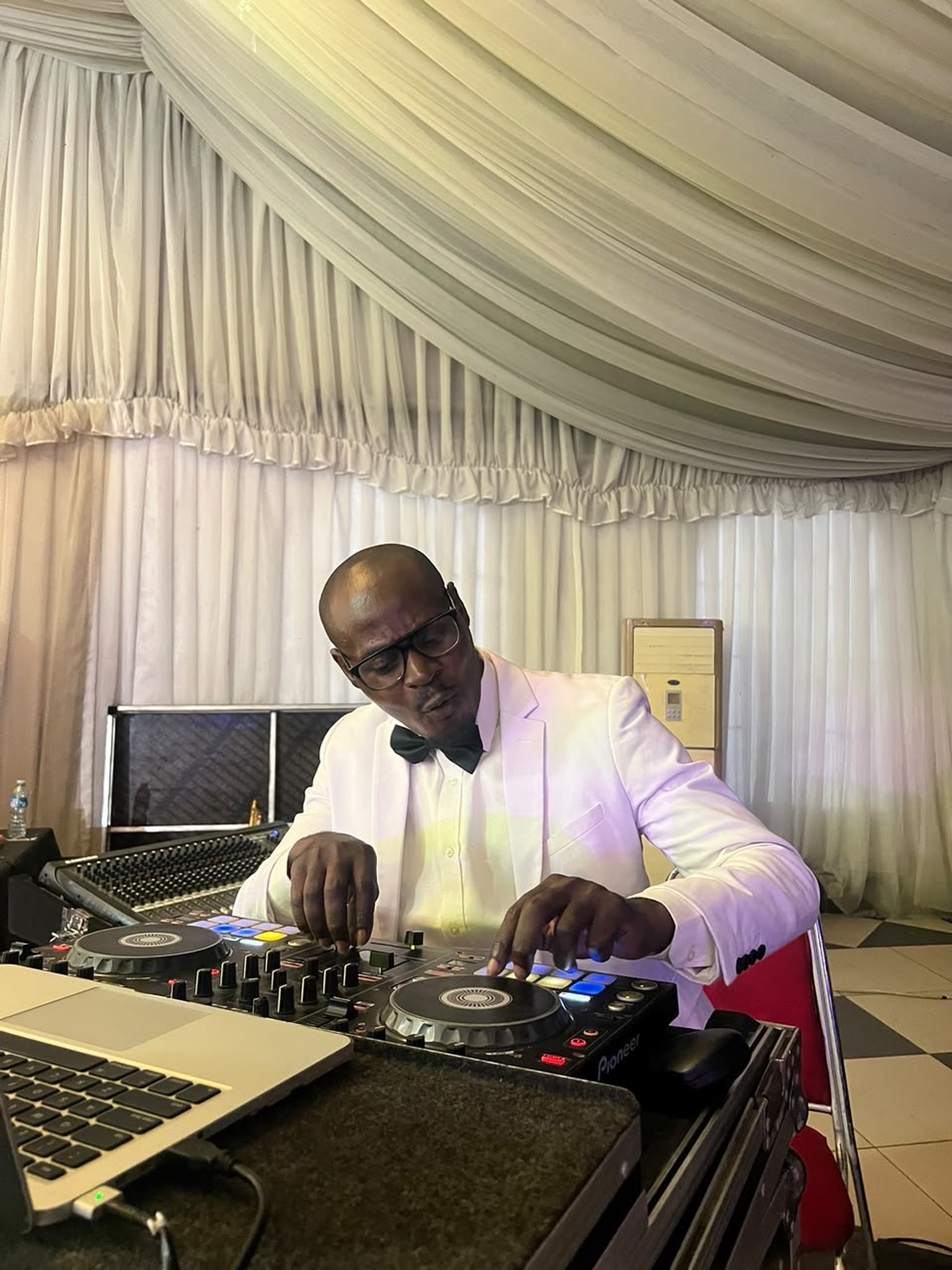 DJ BREEZE